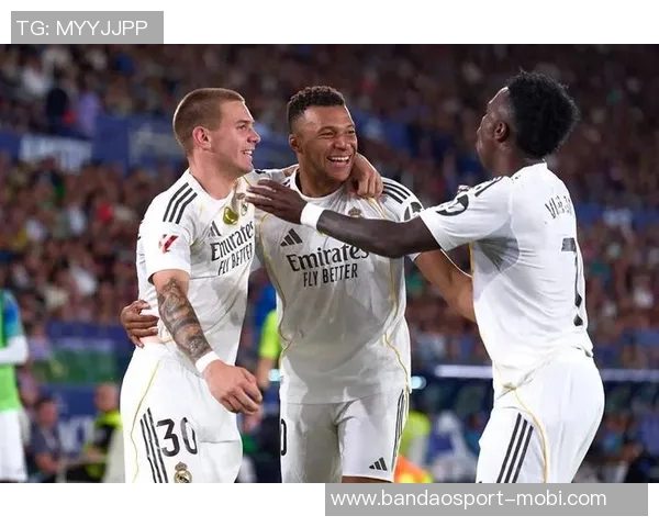 拉莫斯祝贺姆巴佩称其为第一兄弟展现深厚情谊